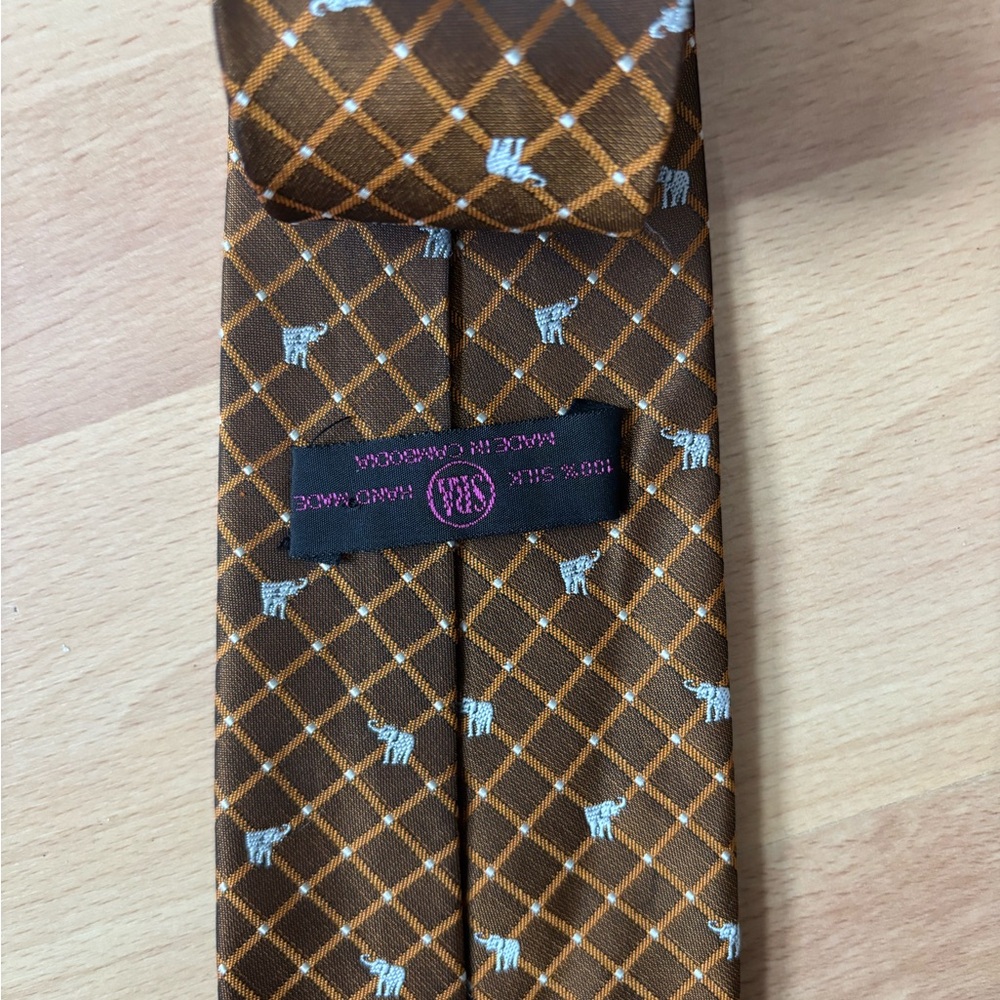 Handmade Cambodian Silk Tie – Gold Elephant Motif, Wide Classic 59x4 - Picture 3 of 4